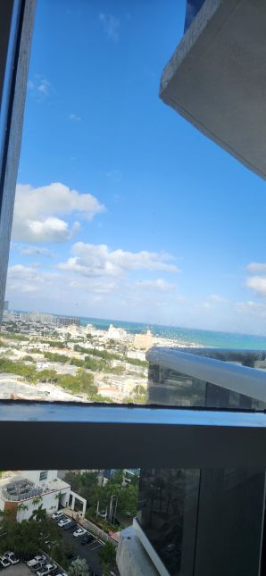 Window Cleaning in Pembrooke Pines, FL (3)